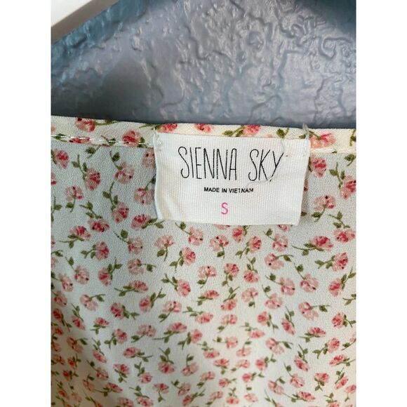 Sienna Sky Cream and Pink Floral Wrap 3/4 Sleeve Blouse Size Small - Picture 7 of 11
